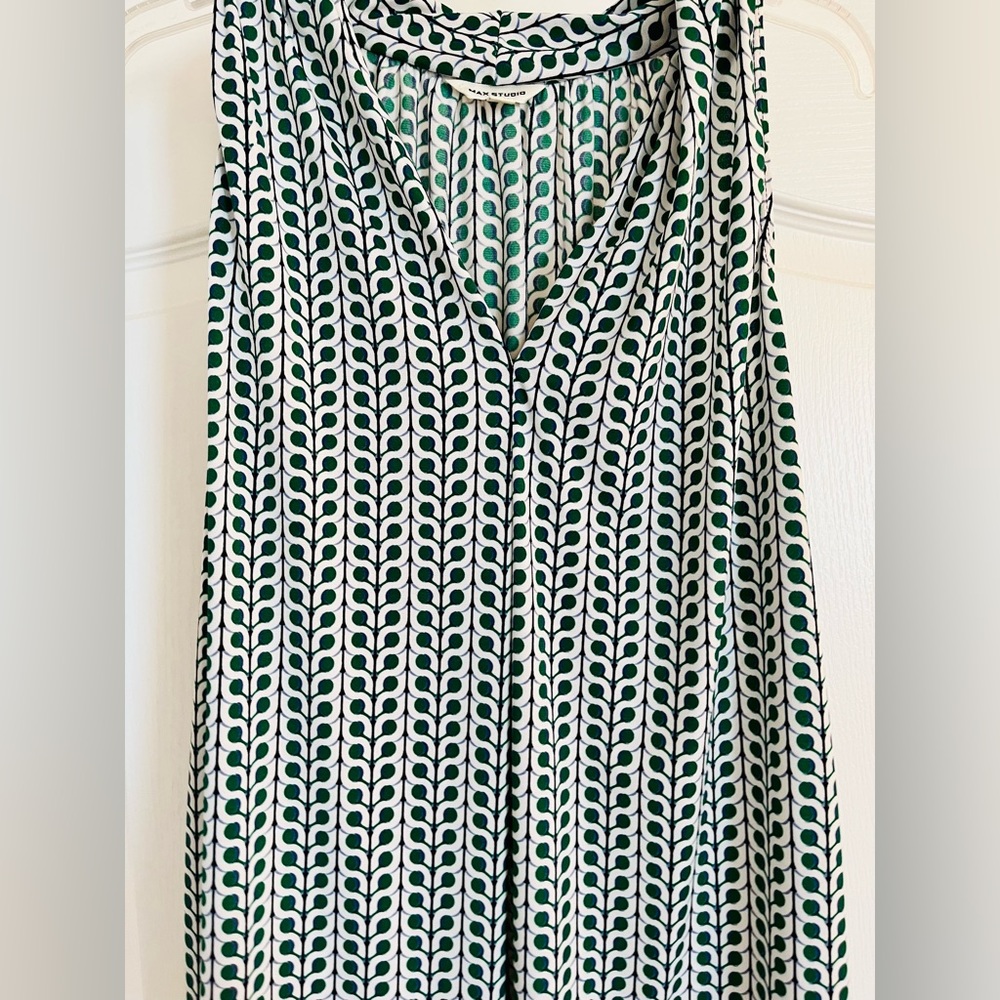 Max Studios Small top